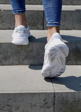 Женские кроссовки adidas ozweego white9 фото