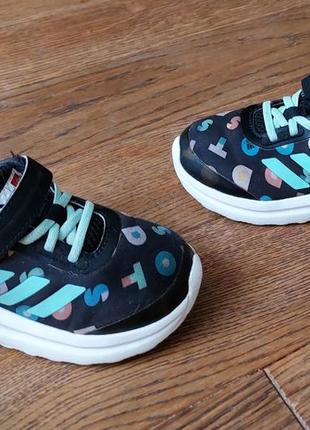Adidas кроссовки р.25(15,5см)