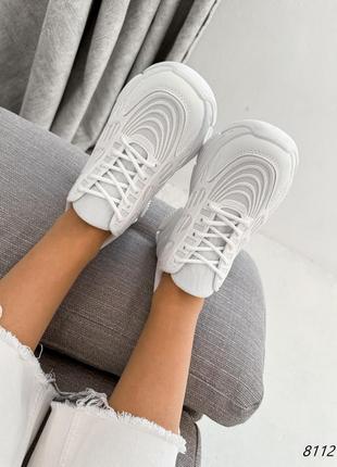 Белые резиновые текстильные кроссовки на толстой грубой массивной подошве с сеткой в сетку10 фото