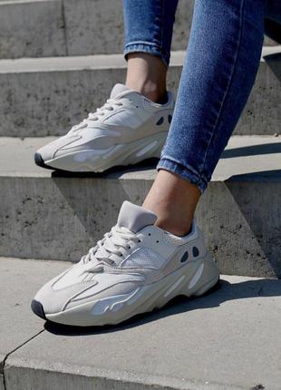 Женские кроссовки adidas yeezy boost 700 analog