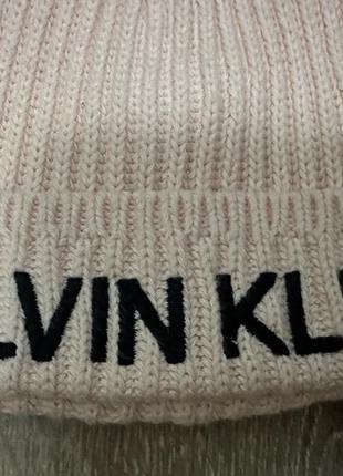 Оригинальная розовая шапка calvin klain3 фото