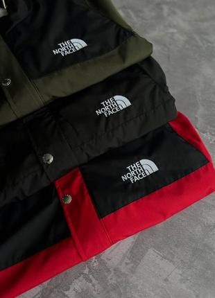 Ветровка the north face зеленая / красная / черная мужская / женская3 фото