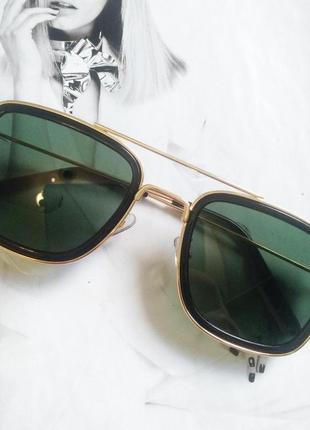 Уцінка сонцезахисні стильні окуляри в металевій оправі зелений в золоті