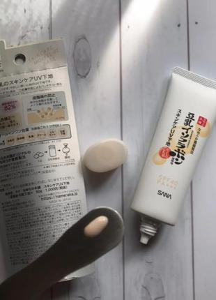 База под макияж на основе косметической сыворотки светлый беж. nameraka honpo moisture base spf40pa+++, япония3 фото