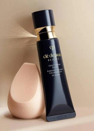 Выравнивающая основа под макияж spf25/pa++ shiseido cle de peau beaute correcting cream veil, япония1 фото