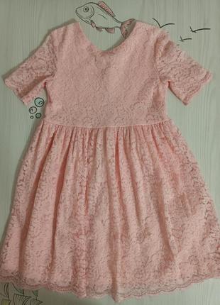 Нарядное платье на девочку ostin на 6-7 лет