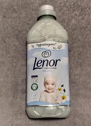 Lenor sensitive, 1230мл - гипоаллергенный ополаскиватель для стирки3 фото