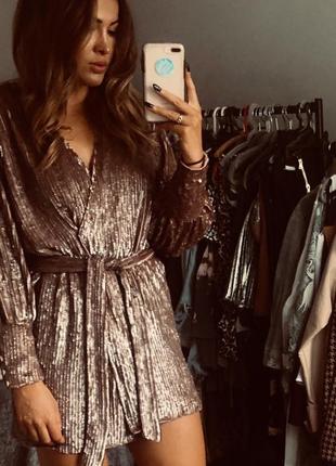 Платье мини на запах с пайеток