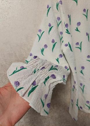 Нежная фактурная блуза в цветочки лавандового цвета natty (размер 38)4 фото