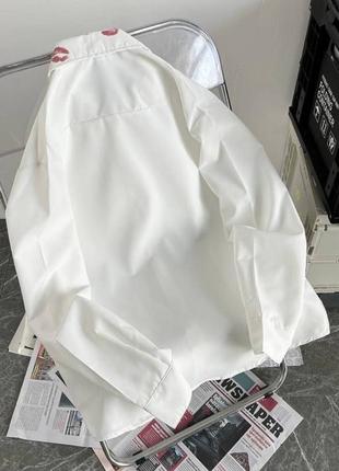 Стильная женская рубашка с принтом имитацией поцелуев3 фото