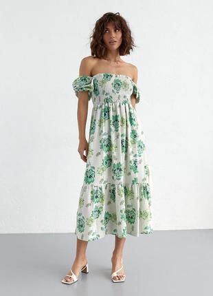Летнее платье в цветочный узор с открытыми плечами - зеленый цвет, l (есть размеры)5 фото