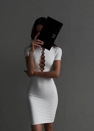 Жіноча біла сукня обтягуюча з вирізом платье молочне3 фото