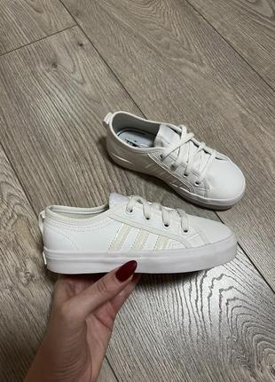 Кросівки adidas nizza