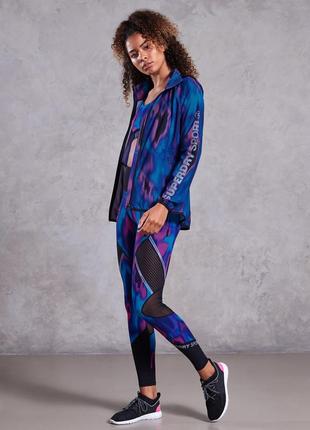 Продам унікальний гламурний костюм superdry лондон