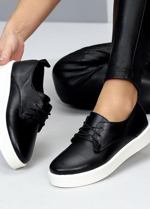 Черные кожаные туфли на шнуровке натуральная кожа на белой подошве1 фото