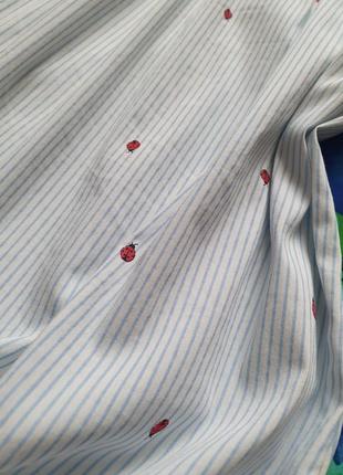 Легкая летняя блуза рубашка с принтом божьей коровки3 фото