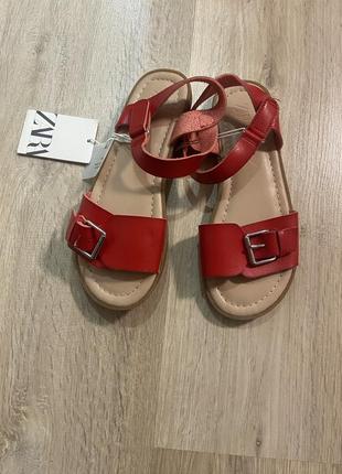 Босоножки zara 33р