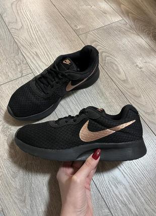 Кроссовки nike