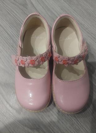 Туфлі шкіряні лаковані clarks дитячі