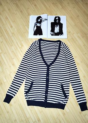 Кардиган производство шотландия в черно-белую полоску🔥

20% шелк, 10% кашемир, 70% шерсть мериноса