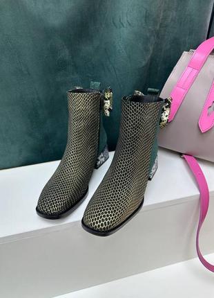 Эксклюзивные ботинки из итальянской кожи и замши женские на каблуке с бантиком8 фото