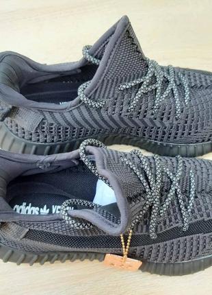Женские кроссовки adidas yeezy boost 350 черные рефлективные шнурки скидка sale <unk> smb7 фото