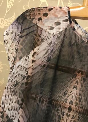 Очень красивая и стильная брендовая блузка 20.