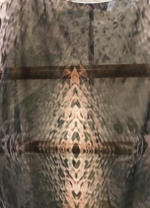 Очень красивая и стильная брендовая блузка 20.