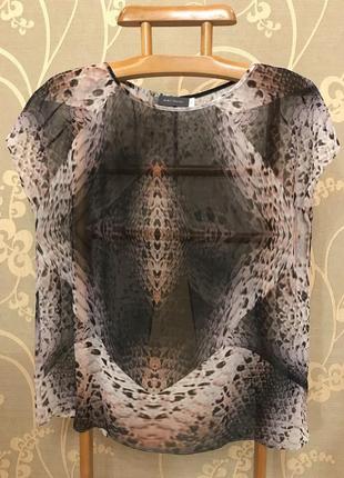 Очень красивая и стильная брендовая блузка 20.