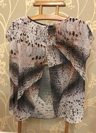 Очень красивая и стильная брендовая блузка 20.