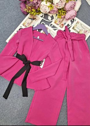 Крутий, елегантний костюм кокетка.