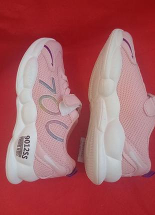 Кроссовки на девочку