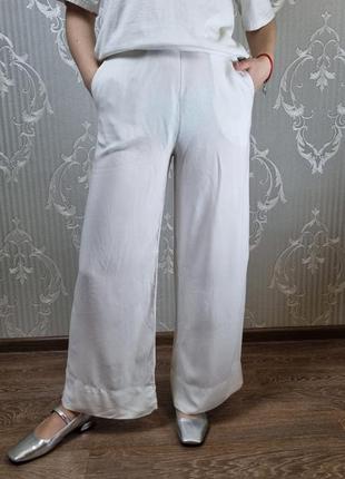 Легкие брюки палаццо