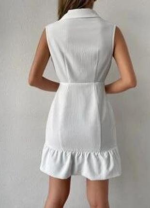Короткое белое платье на пуговицах со сборками от missguided3 фото