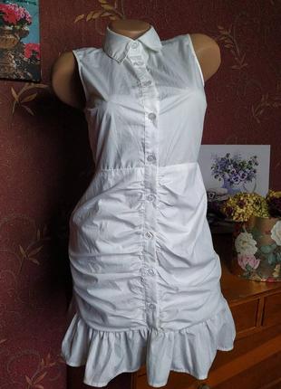 Короткое белое платье на пуговицах со сборками от missguided4 фото
