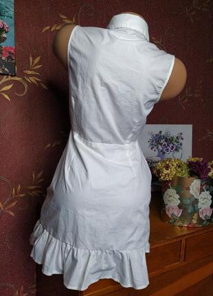 Короткое белое платье на пуговицах со сборками от missguided7 фото