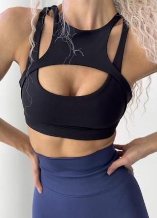 Спортивний топ