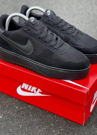 Кроссовки в стиле nike