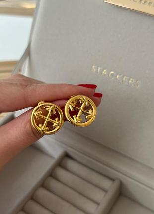 Круглые брендовые серьги в позолоте