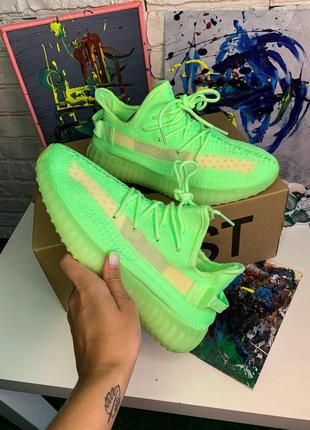 Мужские кроссовки  adidas yeezy boost 350 v2 glow