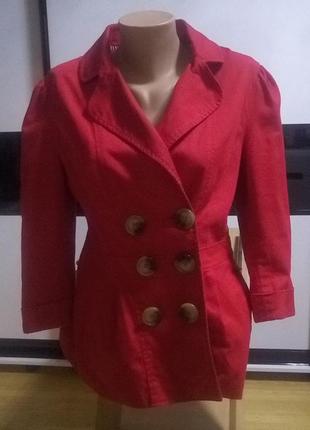 Красный стильный фирменный пиджак,жакет.