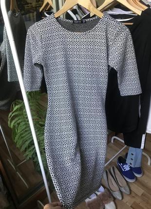 Платье в цветочный принт