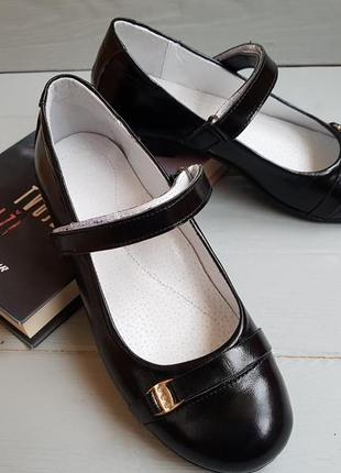 Кожаные классические черные туфли для девочки в школу