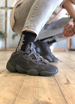 Крутые женские кроссовки adidas yeezy boost 500 utility black чёрные