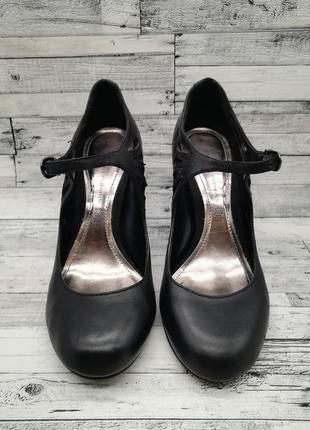 Кожаные туфли dorothy perkins базовые лодочки черные на каблуке4 фото
