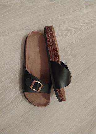 Ортопедические шлёпанцы на тракторной подошве как birkenstock