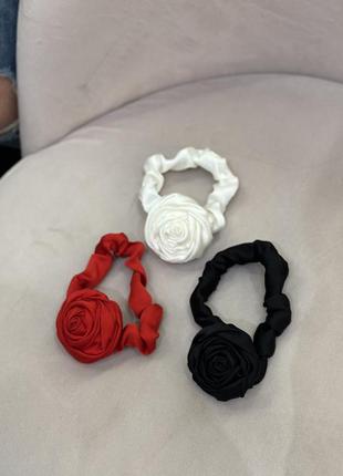 Резинка роза шелковая красная роза белая черная