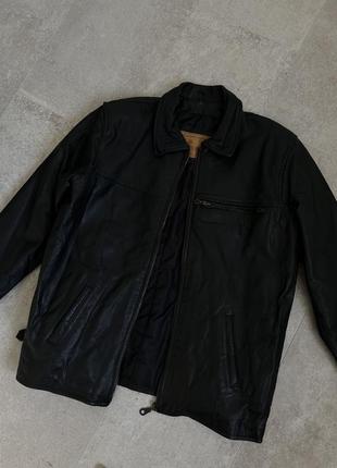 Черная кожаная винтажная куртка косуха7 фото