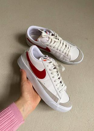 Женские кроссовки nike blazer low