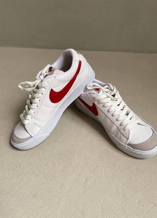 Женские кроссовки nike blazer low2 фото